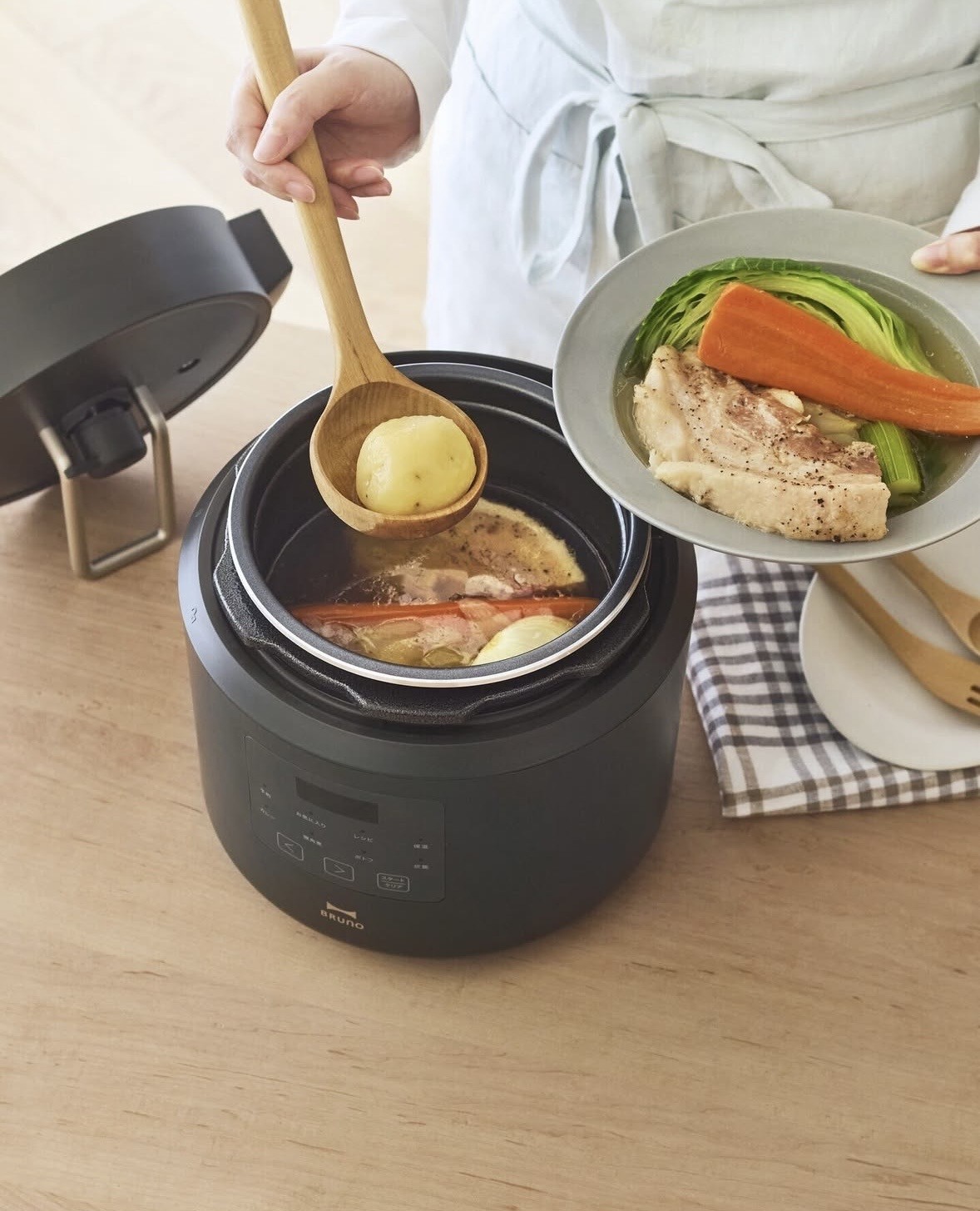 \ コンパクト電気圧力鍋デビュー /