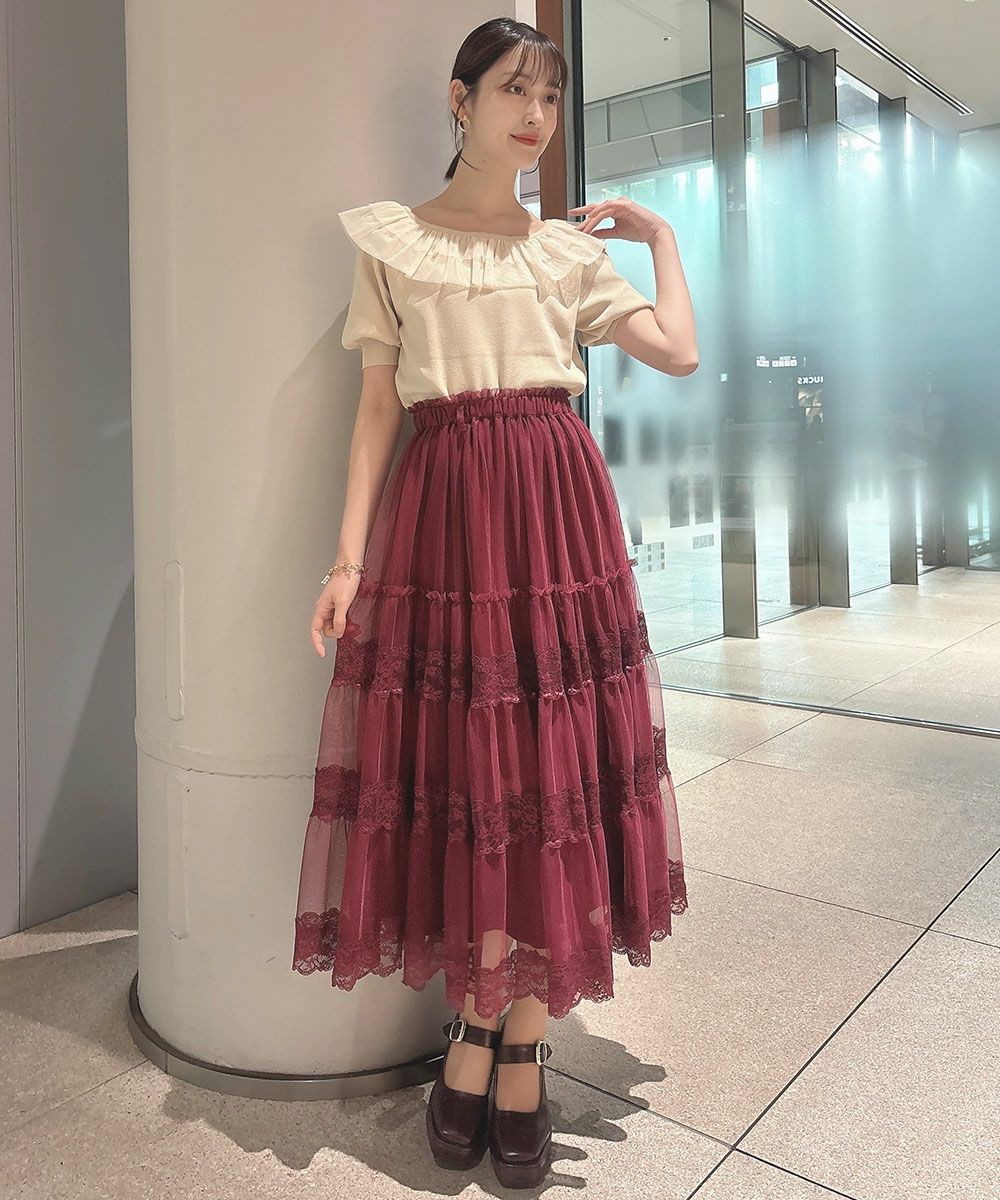 ガーリーなチュールフリルが目を惹くニットプルオーバー🧶