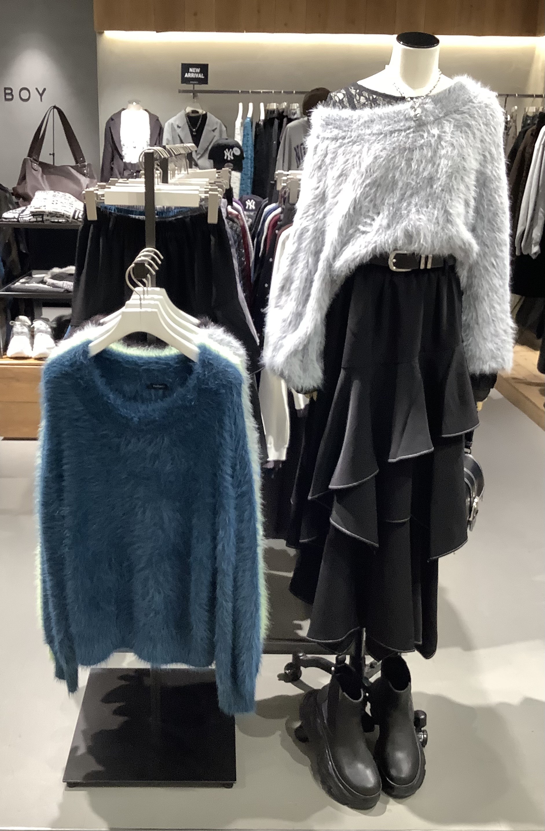 もこもこニット🖤♥️💙