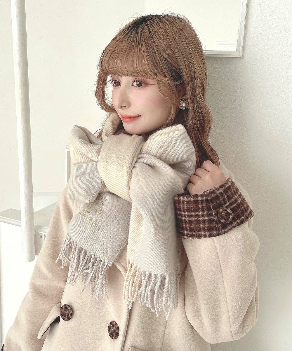 テディベアのラメ刺繍がとびきりキュートなストール♡