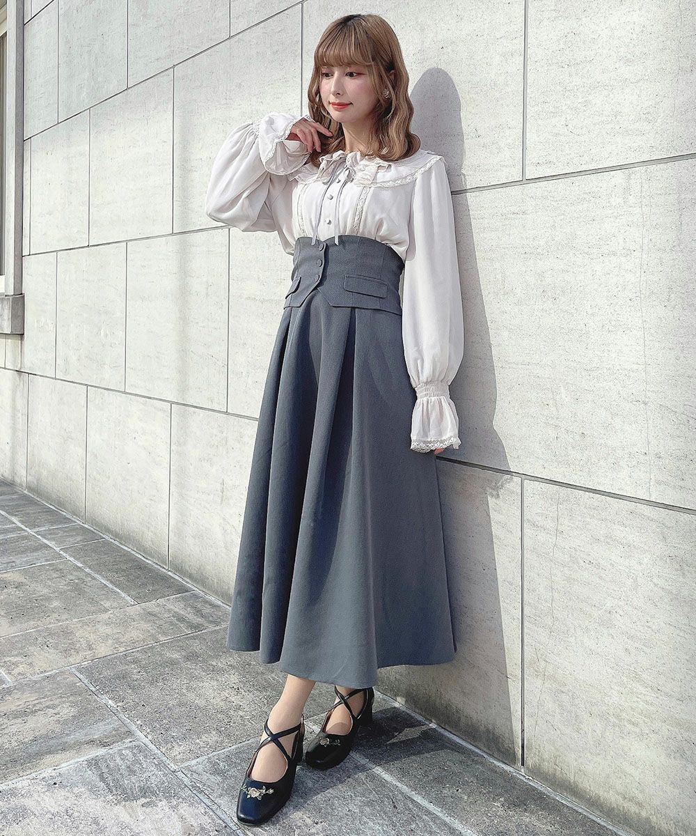 繊細なレース使いがヴィンテージライクなムード漂うブラウス💐