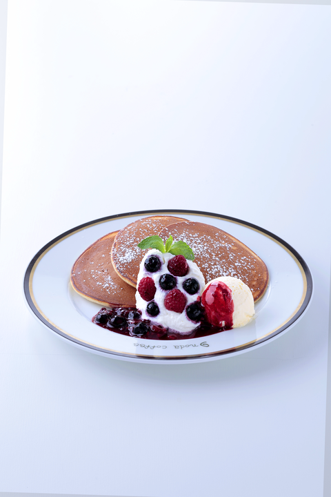 ベリーのご褒美パンケーキ(単品税込1500円)11時~17時までのご提供です。