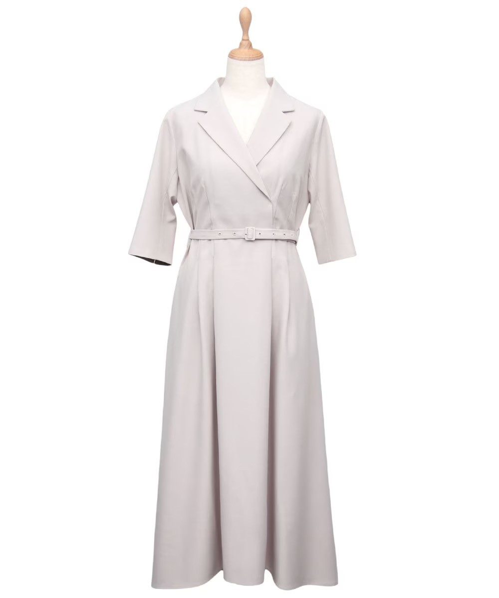 一枚で主役！配色ポイントのカフスデザインワンピース🌼