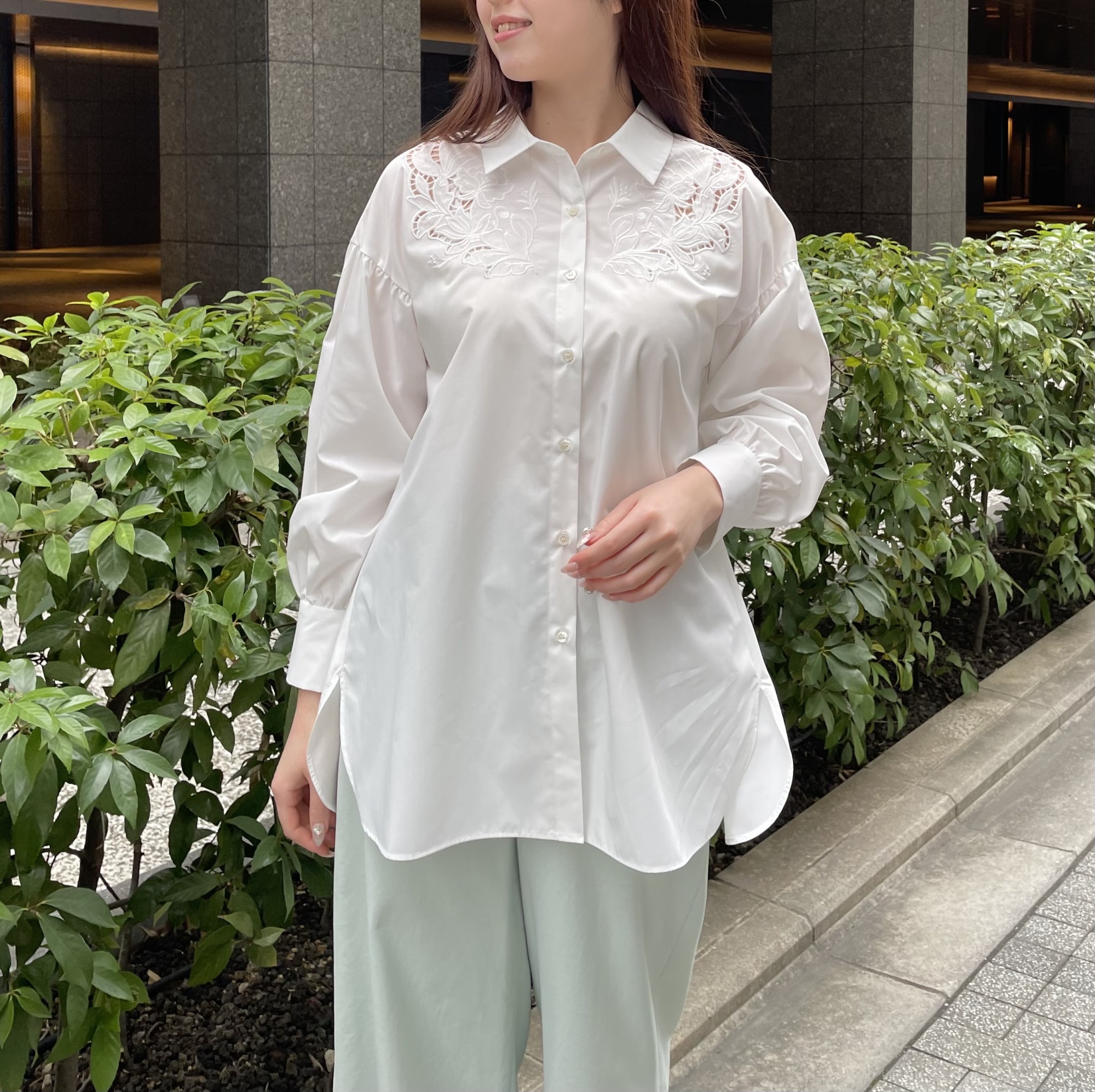 エンブロイダリーシャツ