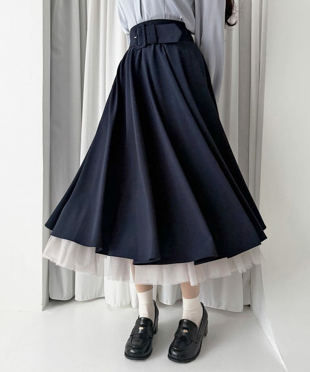 思わずくるりと回りたくなるような、ボリューム感のあるシルエットが目を惹くパニエサーキュラースカート💐