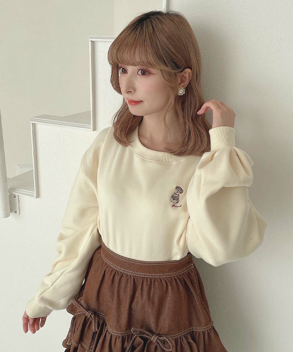 愛らしいシュナウザーの刺繍をあしらったスウェット♡