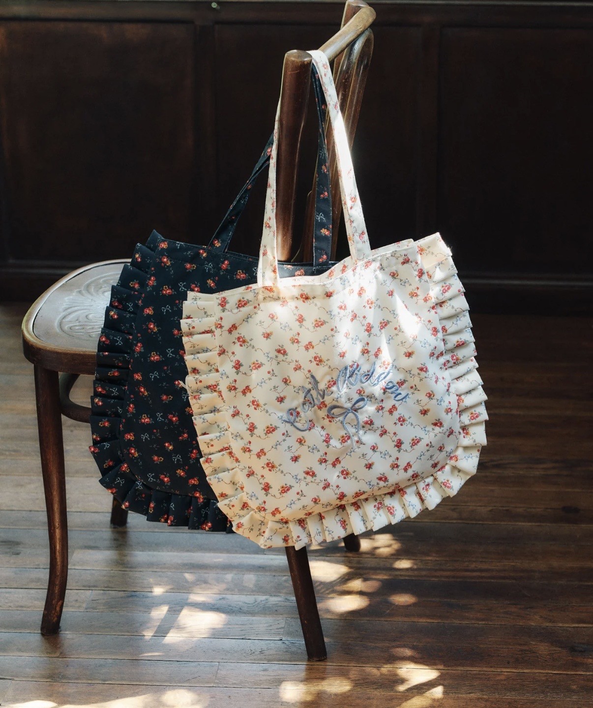 大人気❣️【フリルトートバッグ】新柄登場🌼