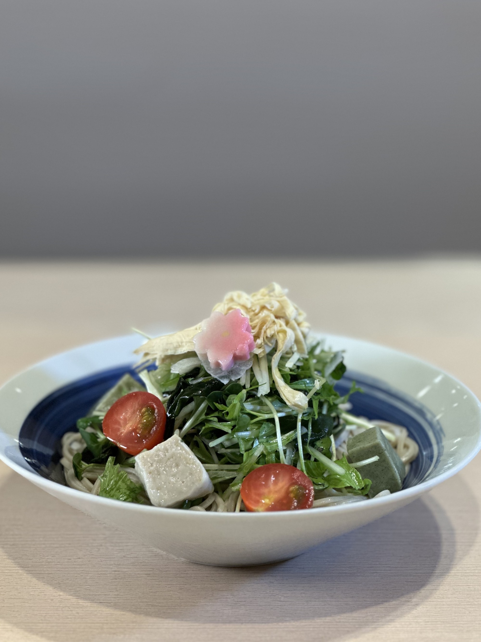 京ゆばと生麩のサラダそば