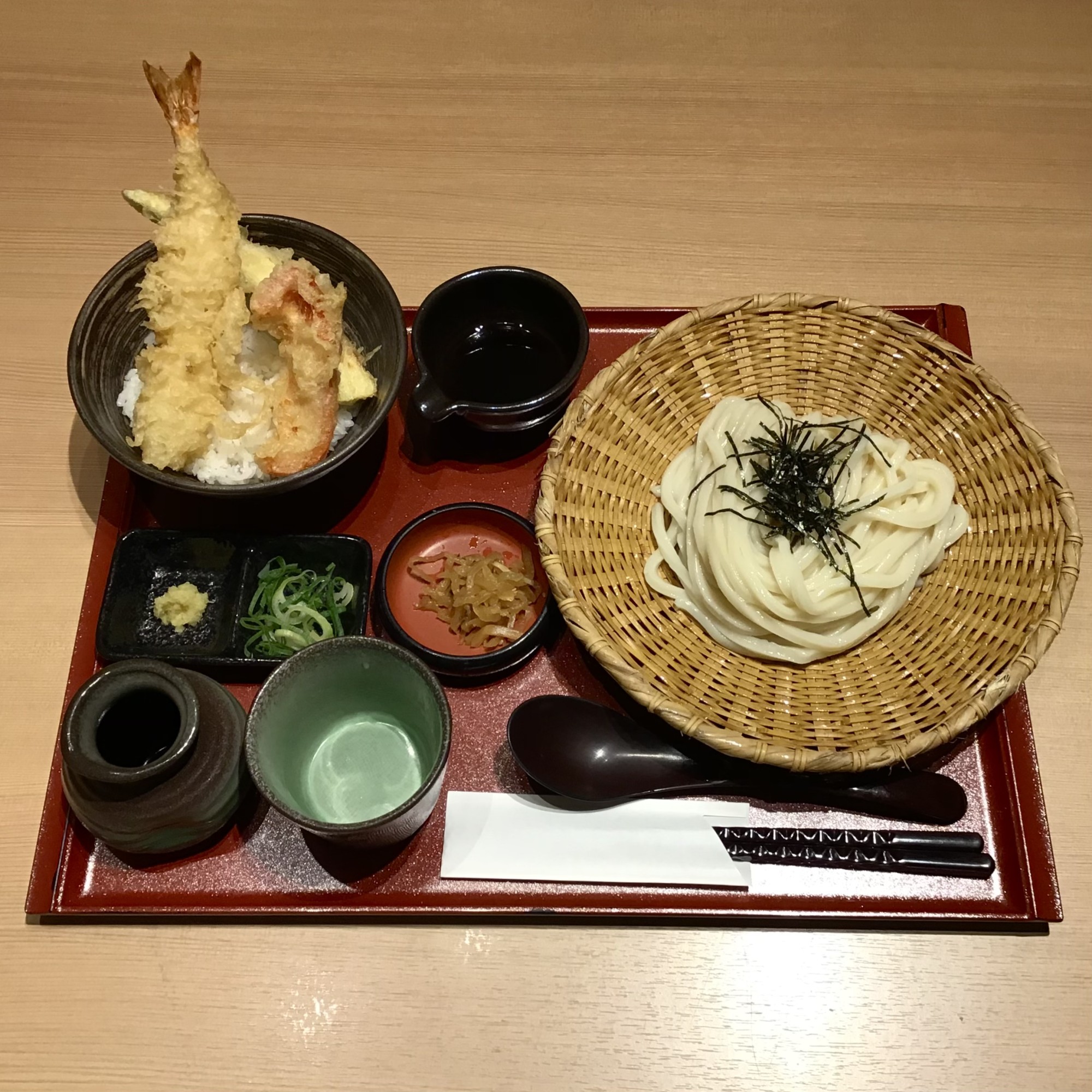 ボリューム満点【季節の大海老天丼定食】✨
