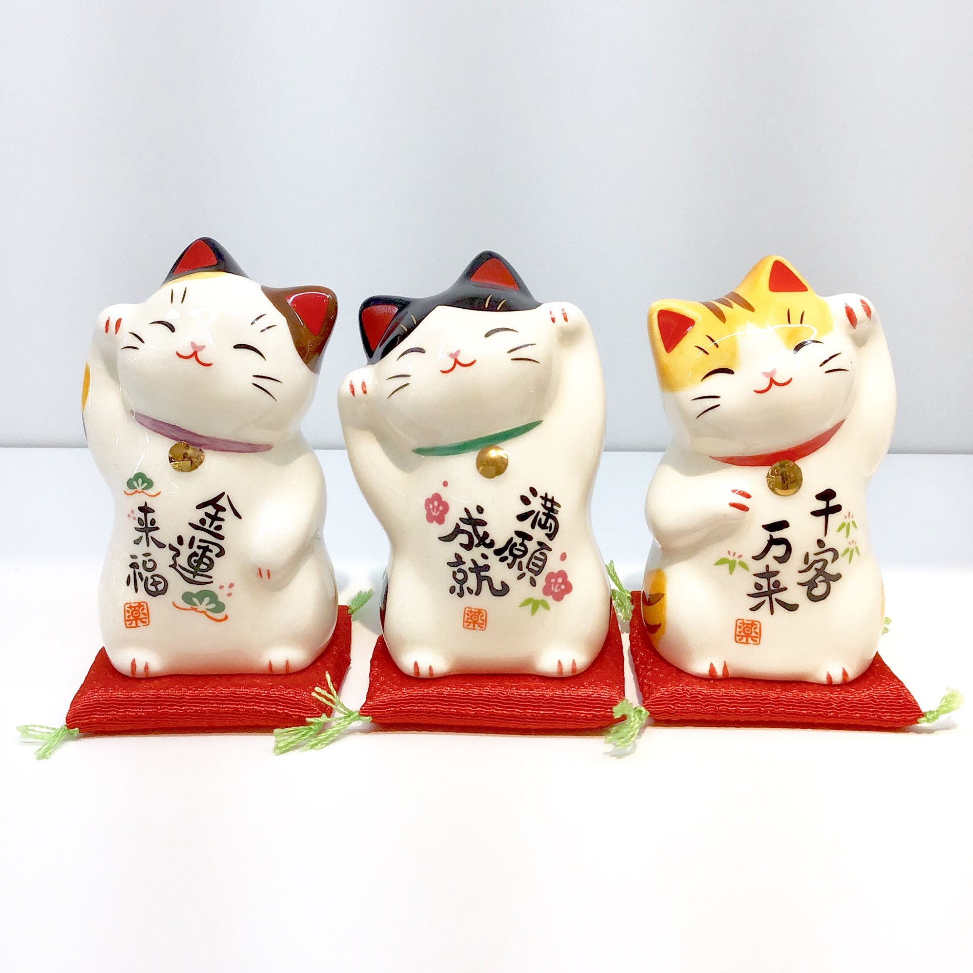 彩絵招福招き猫🐈