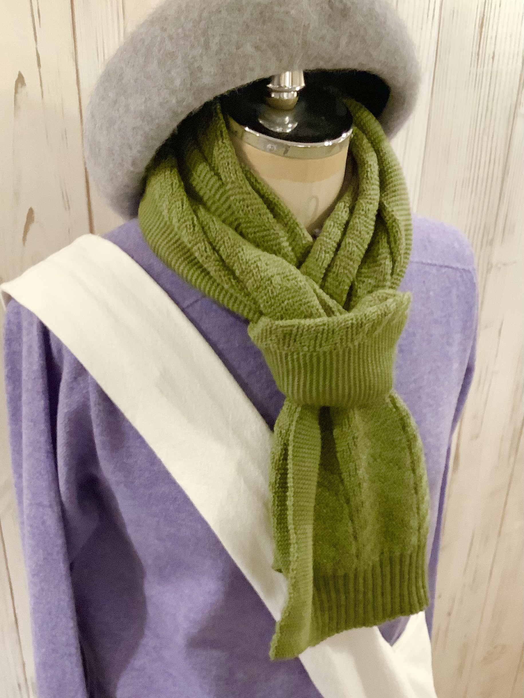 ちょうど良さが魅力！『メリノウール100%ヘリンボーン柄マフラー』