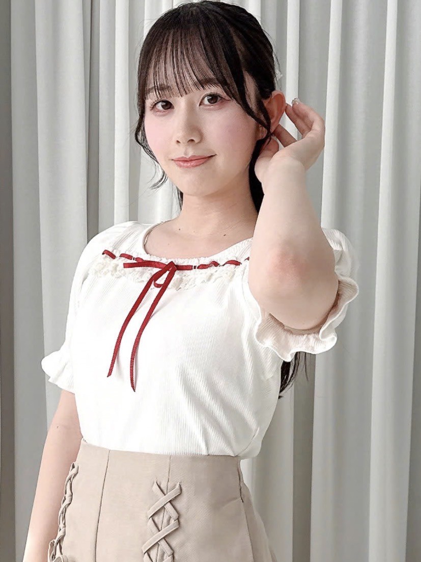 ガーリーなはしごリボン使いが乙女心をくすぐるカットトップス♡