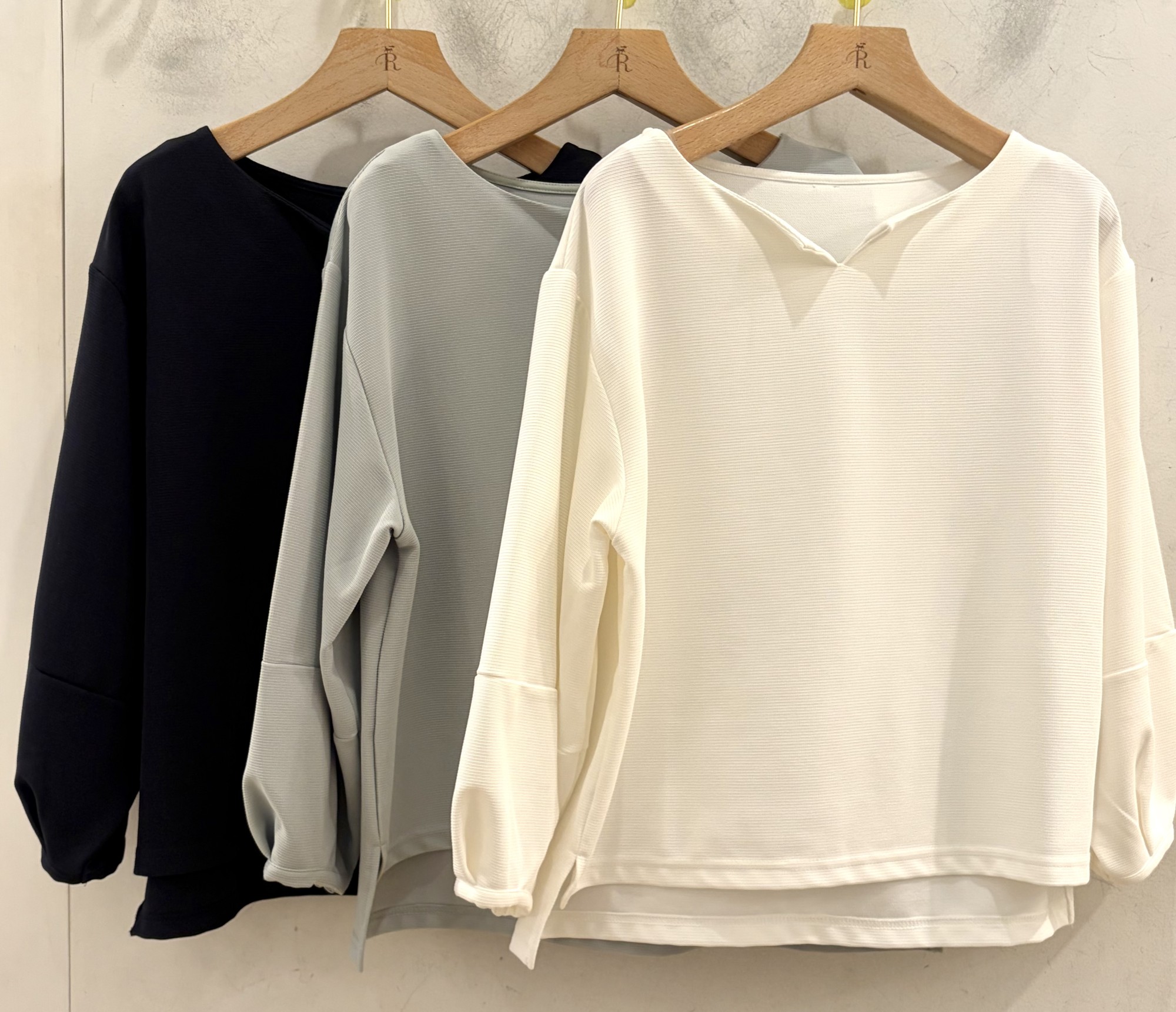 【きれい見えた快適さを両立】万能カットソー