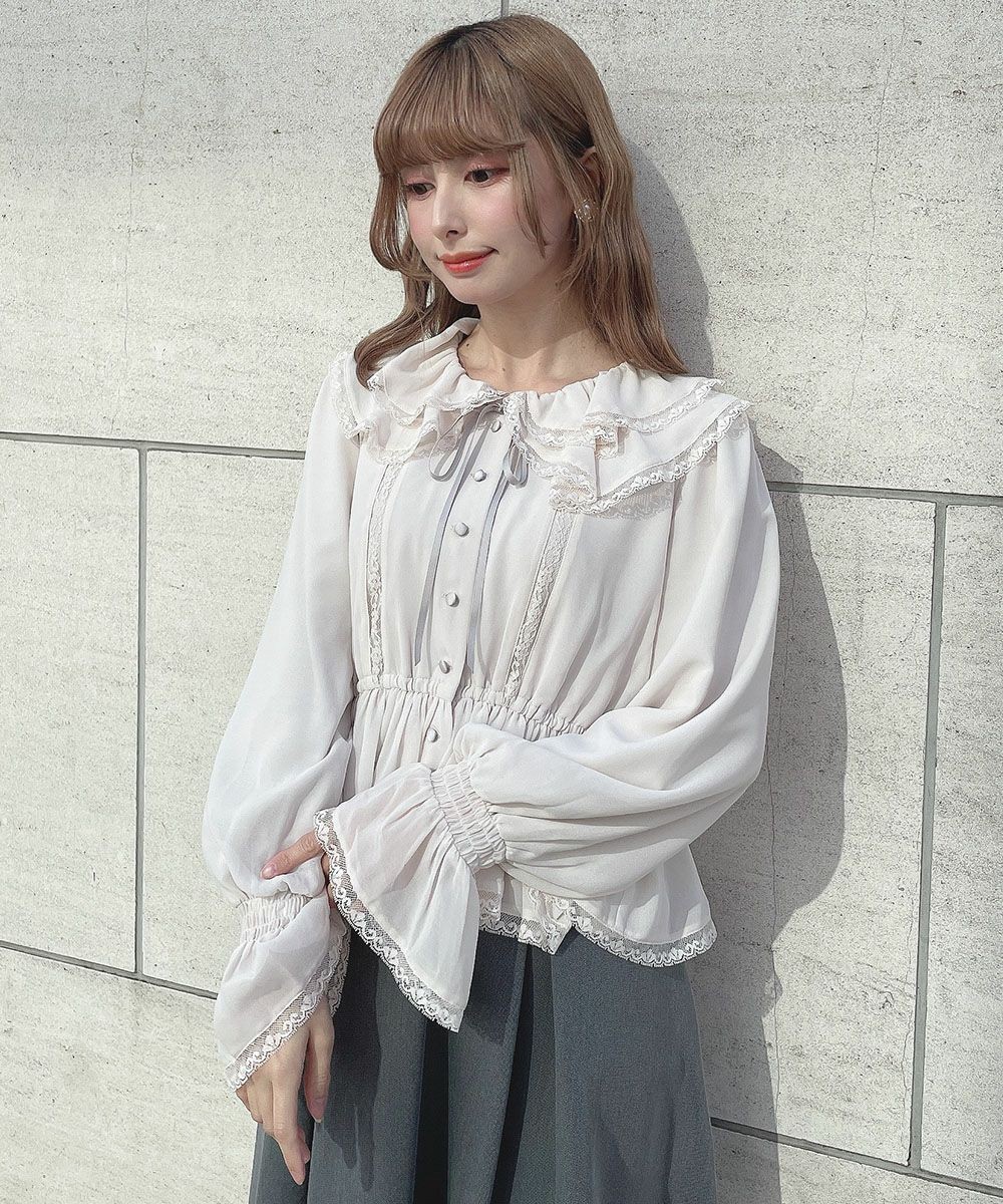 繊細なレース使いがヴィンテージライクなムード漂うブラウス💐