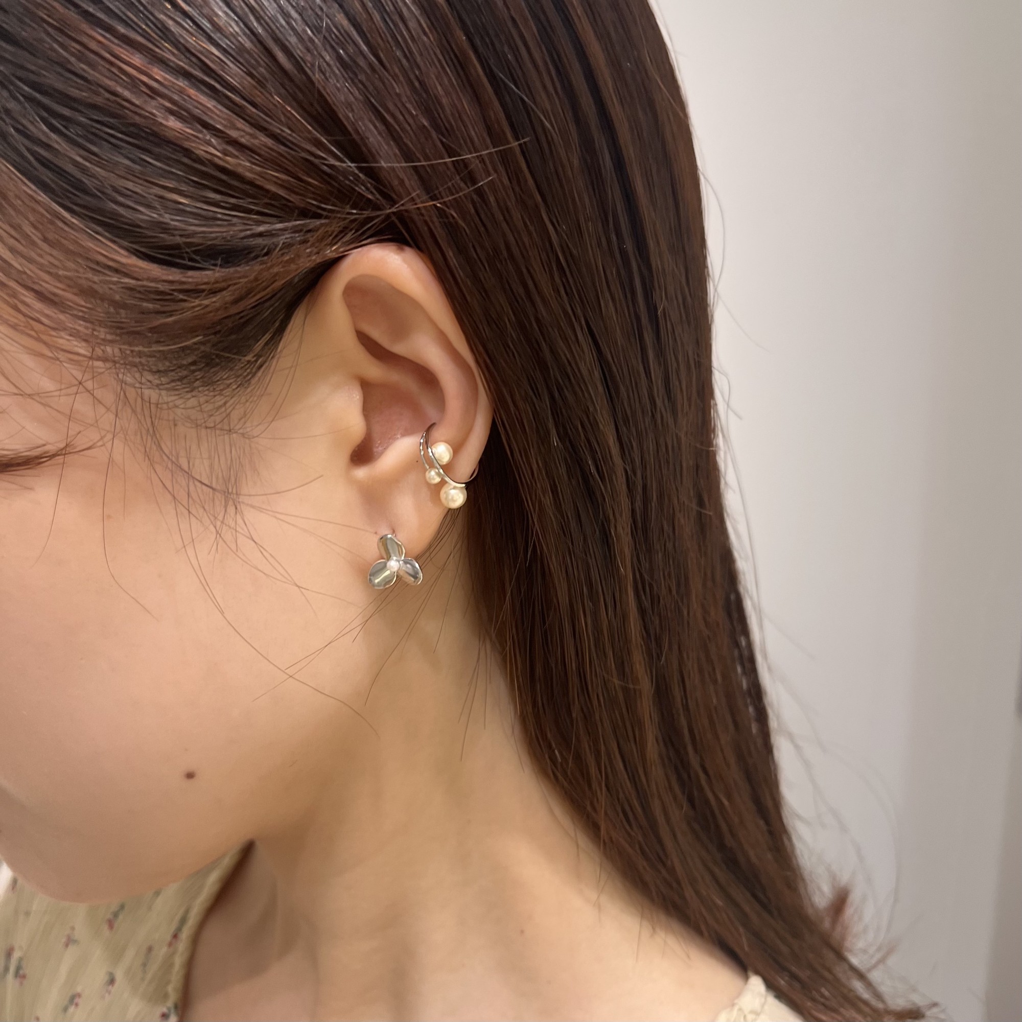 【🌼パール付きフラワーピアス🌼】