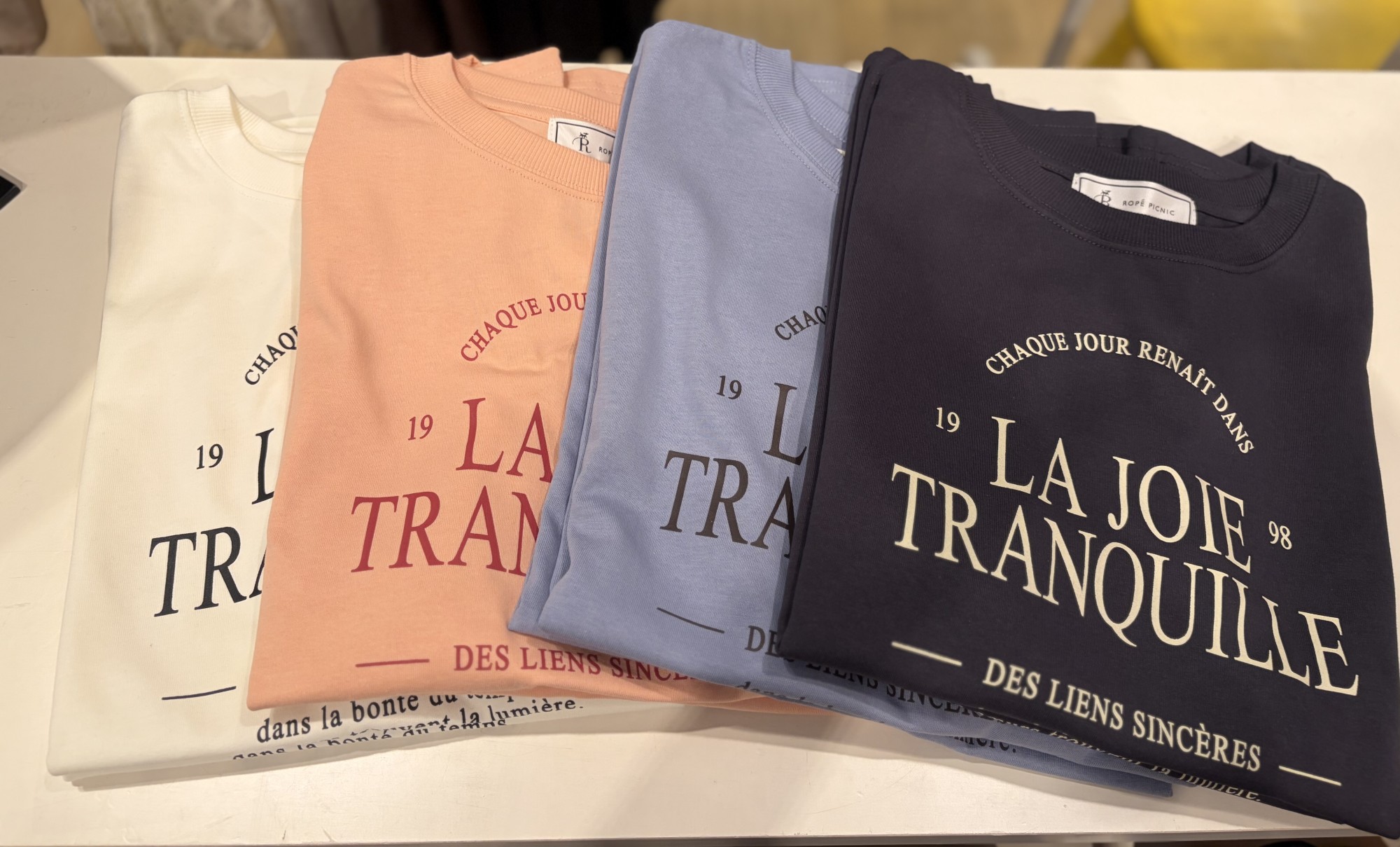 【多機能素材で快適さを追求◎】オーバーサイズロゴＴシャツ