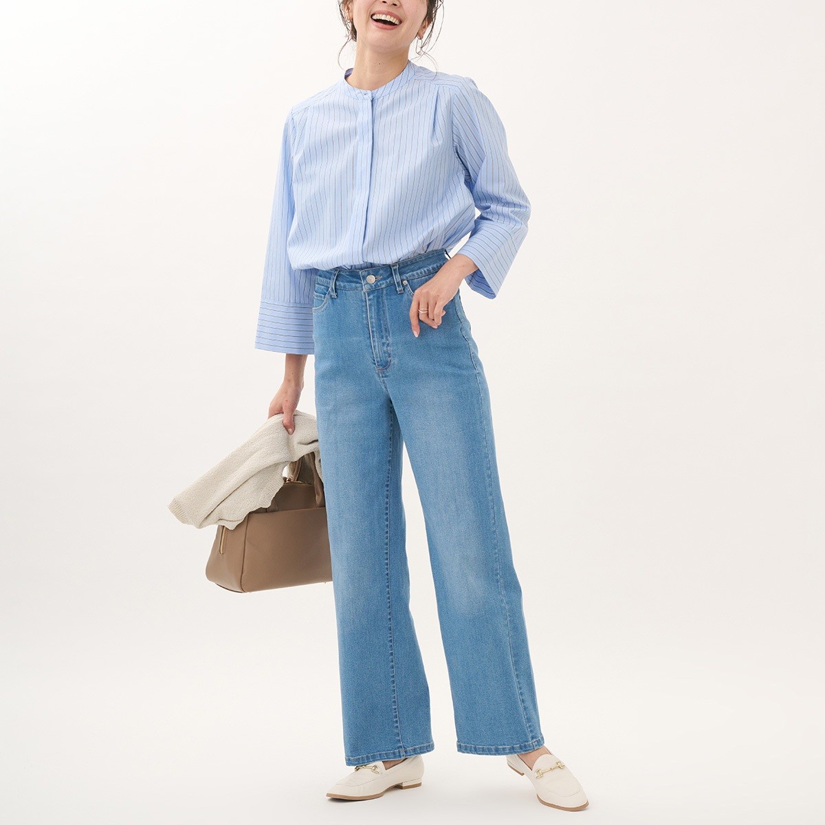 お腹まわりスッキリ！内側サポートゴムで“細見え”を叶えるストレートデニム