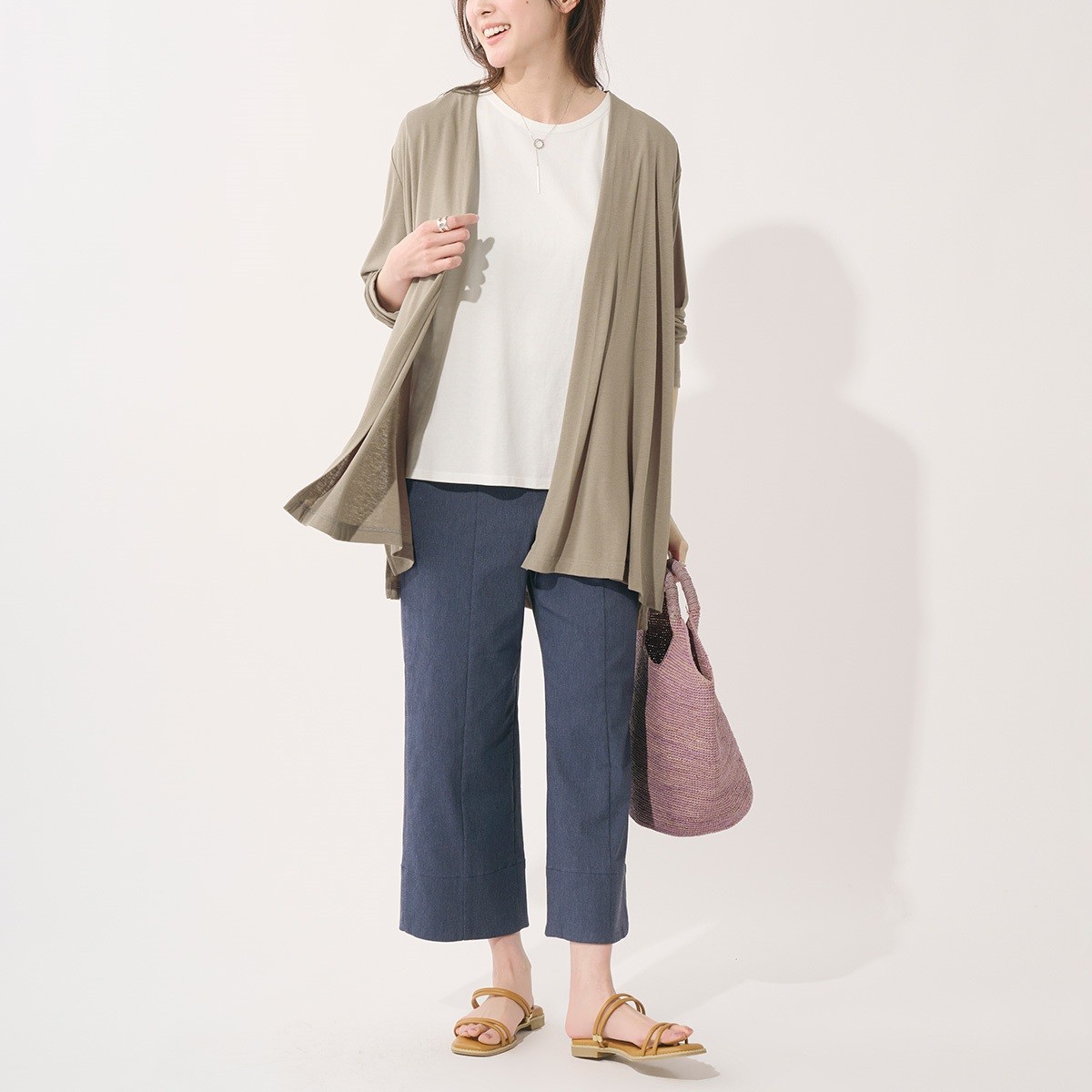 軽やかUVカット。落ち感シルエットが美しい シアーカーディガン