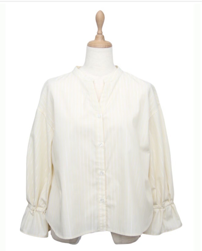 オフィススタイルにもおすすめ🌟ストライプブラウス