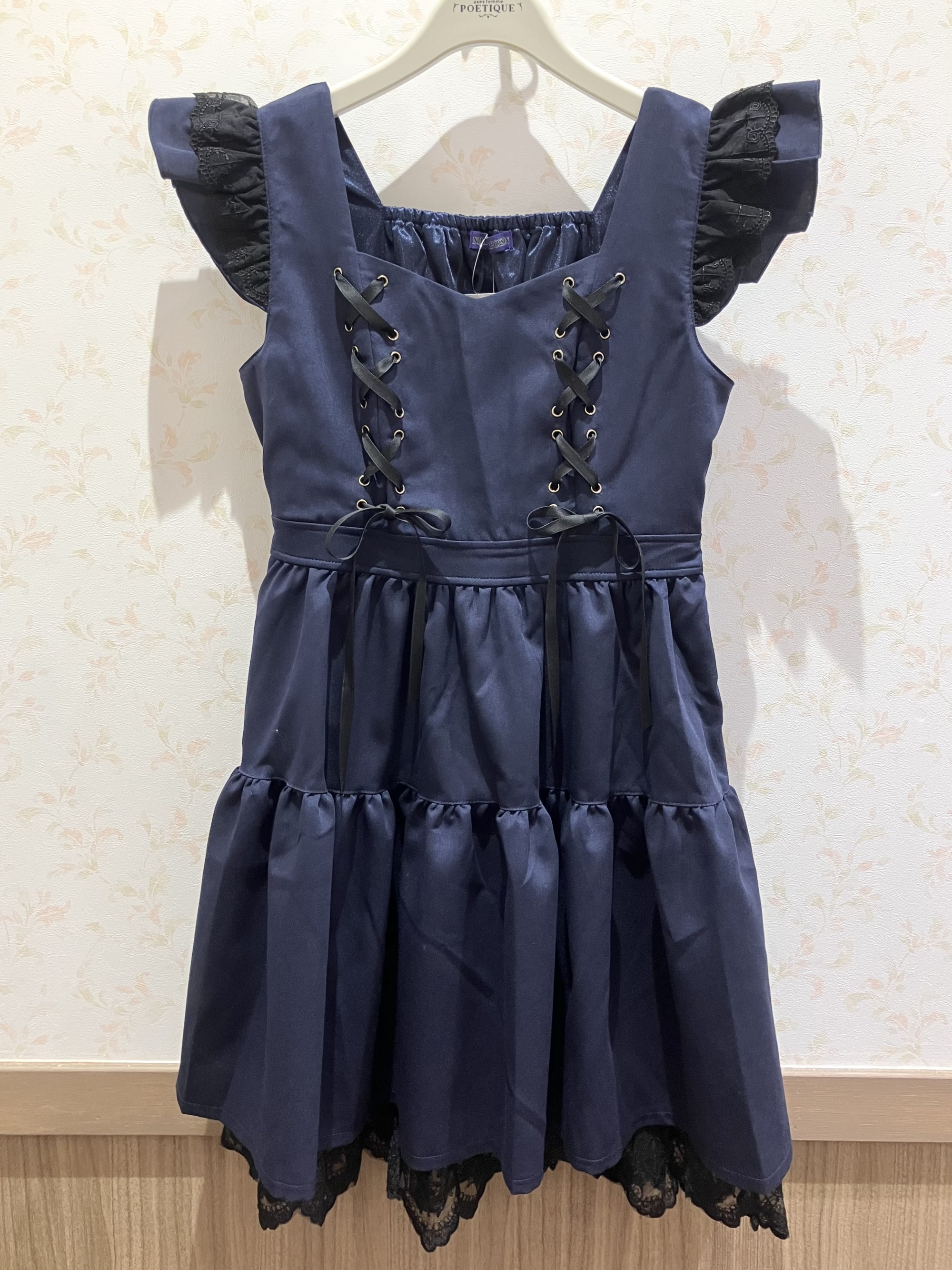 〘フリル、レースアップ、リボン…カワイイをたっぷり詰め込んで〙ミニワンピース