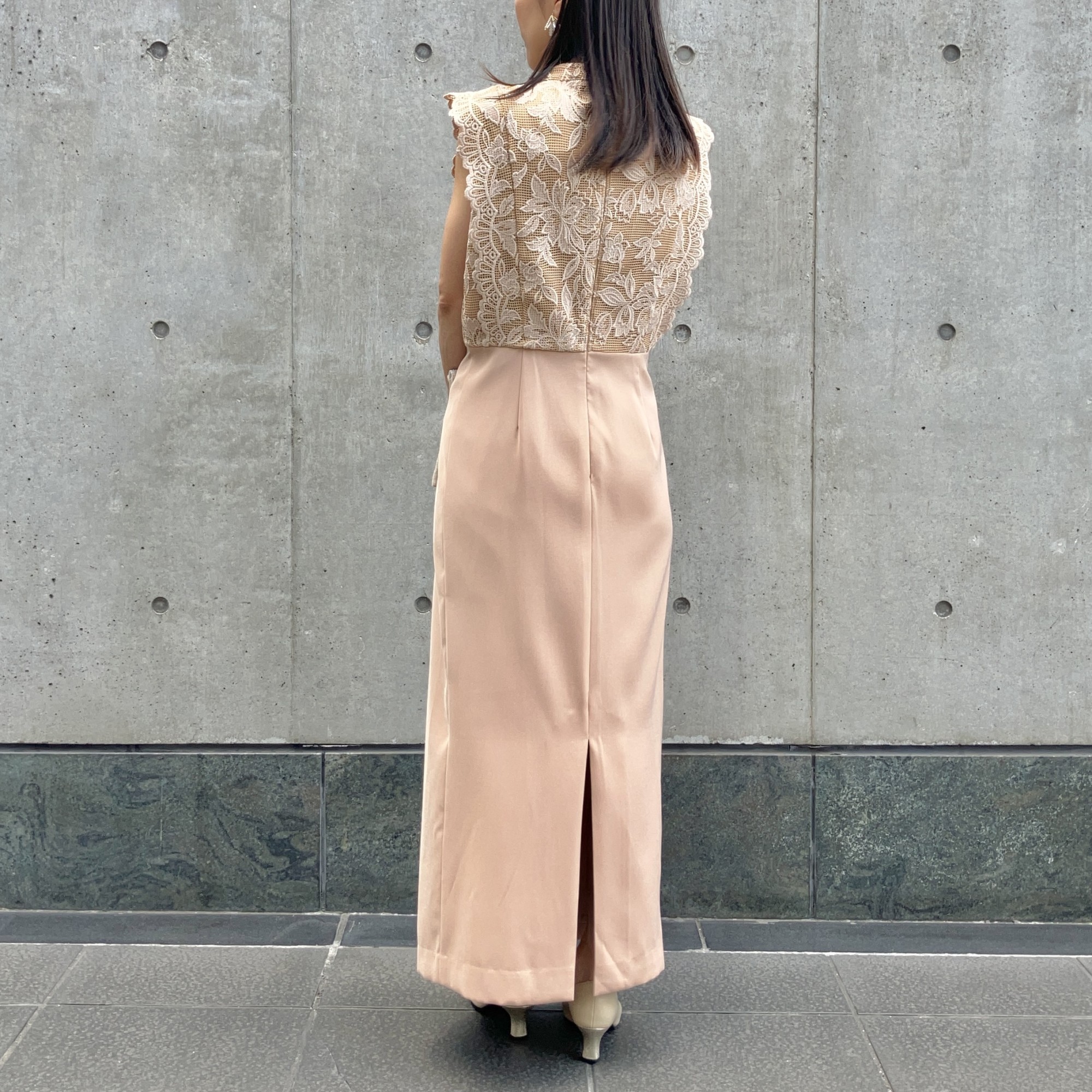新作♥️メッシュフラワーレース✖️マットサテンフリルスリーブタイトドレス
