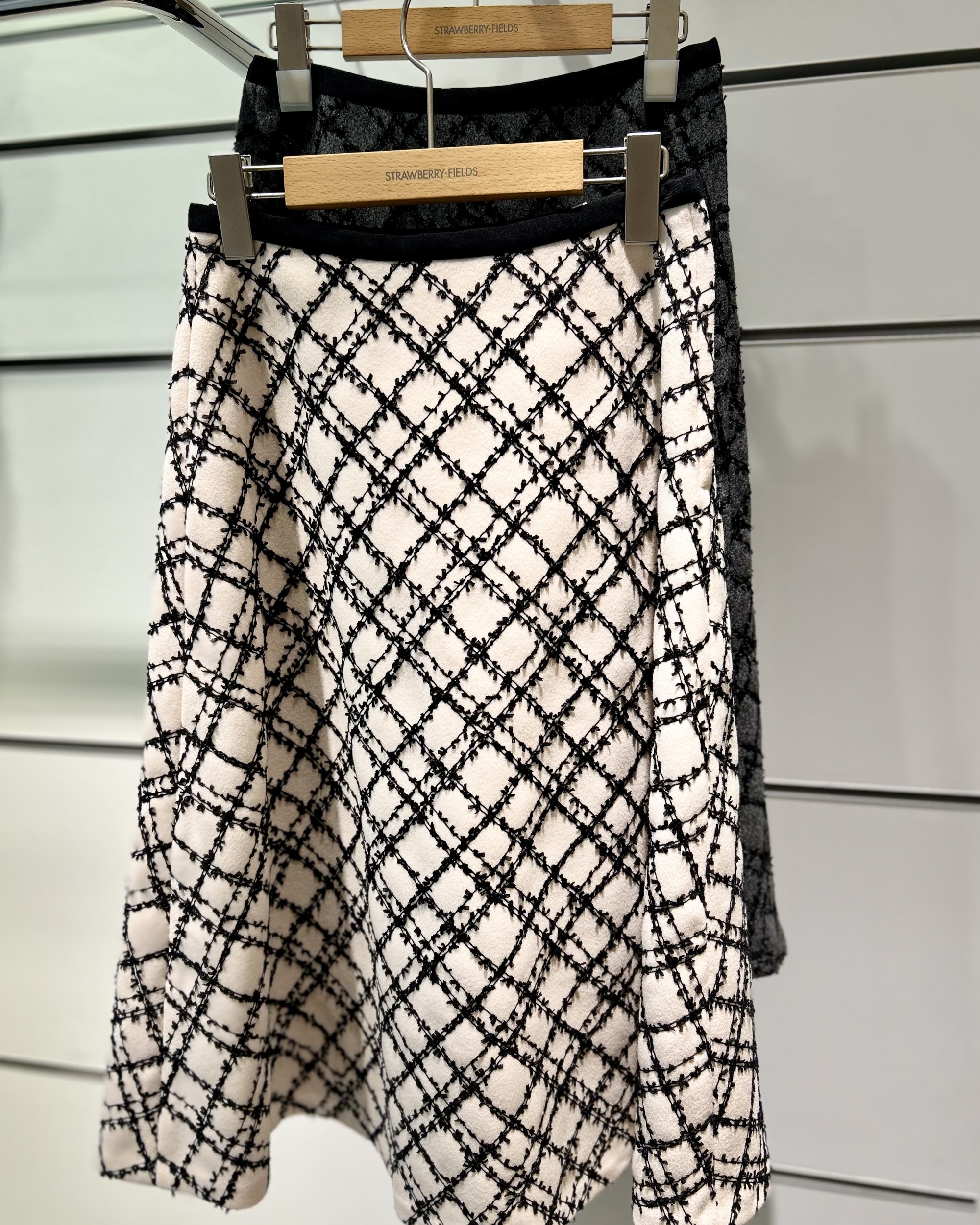 リボンヤーン刺繍フレアスカート