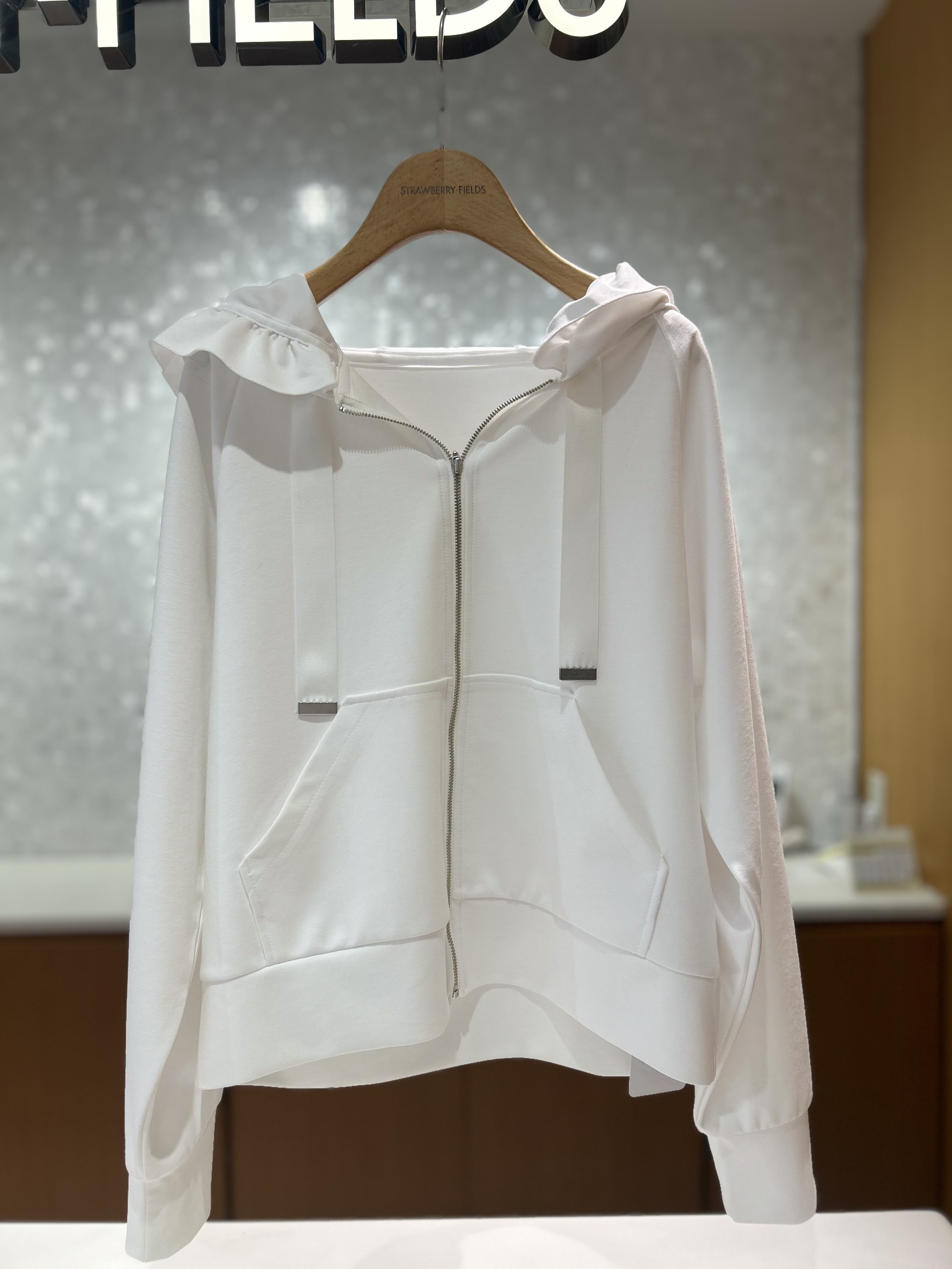 フリルフードパーカー