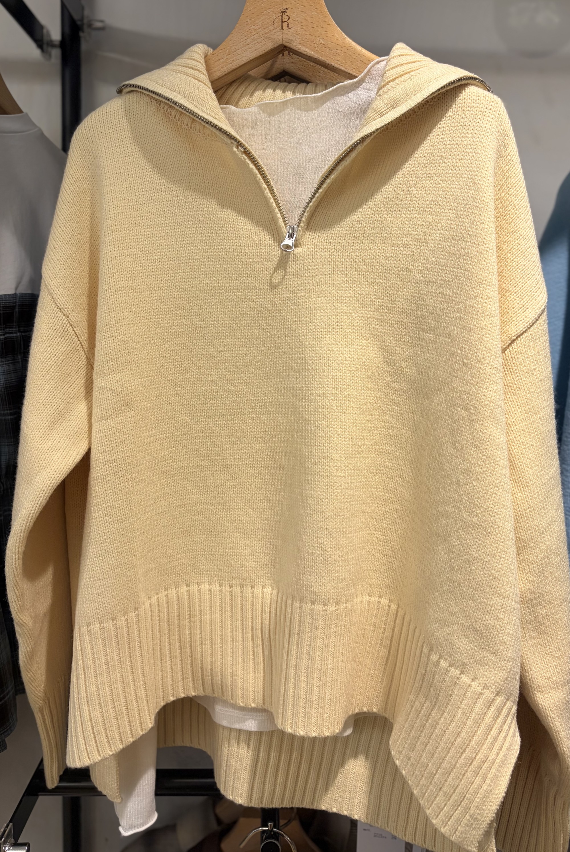 【もちっとしたスポンディッシュな風合いとゆったりシルエット】ハーフジッププルオーバー