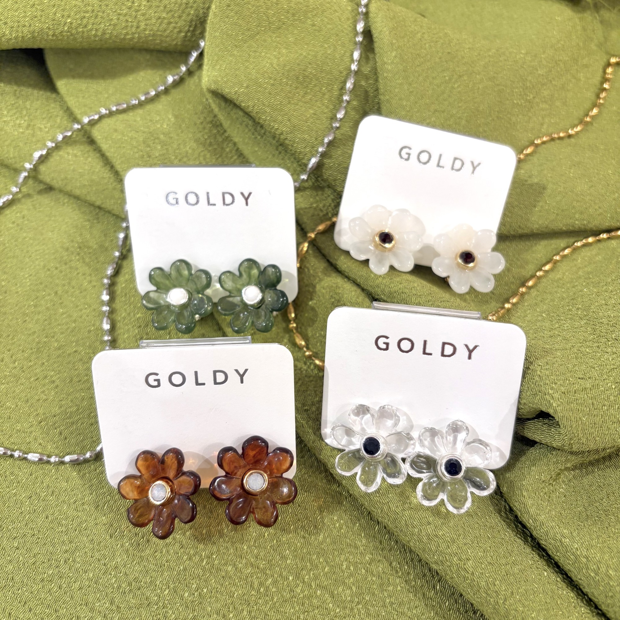 New✨ GOLDY フラワーイヤリング🌱