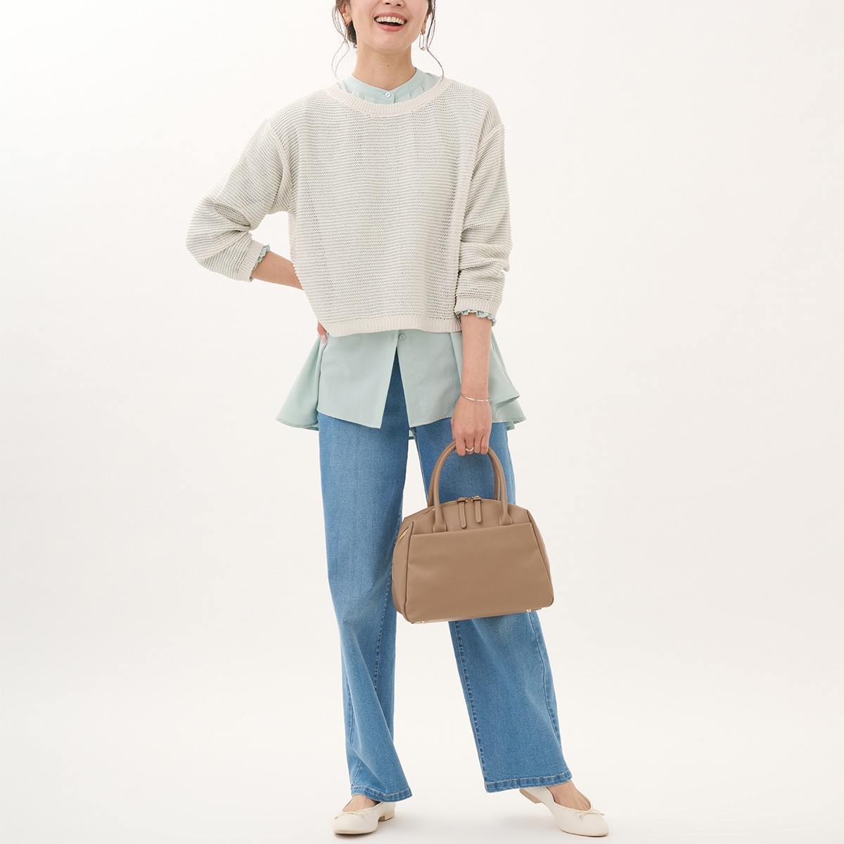 今すぐ着られて、夏まで使える。きれいめ見えする大人の「メッシュ編みニットトップス」