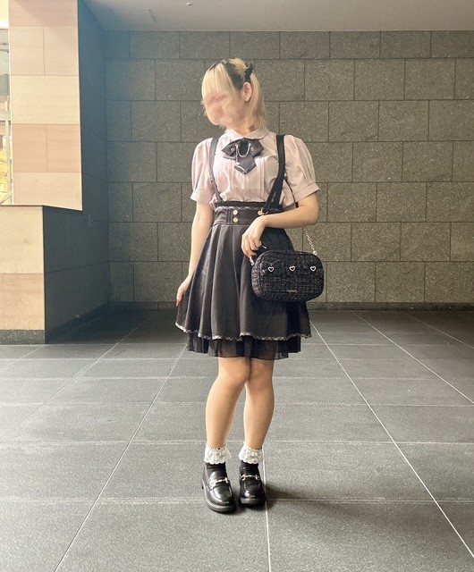 ハイウエストで盛れる制服チックなコーデ