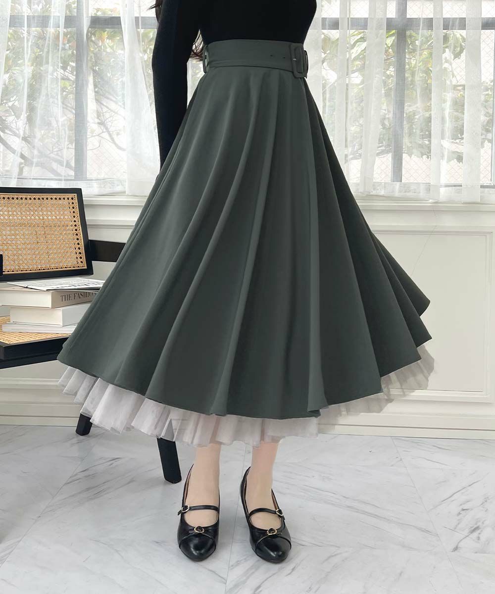 思わずくるりと回りたくなるような、ボリューム感のあるシルエットが目を惹くパニエサーキュラースカート💐