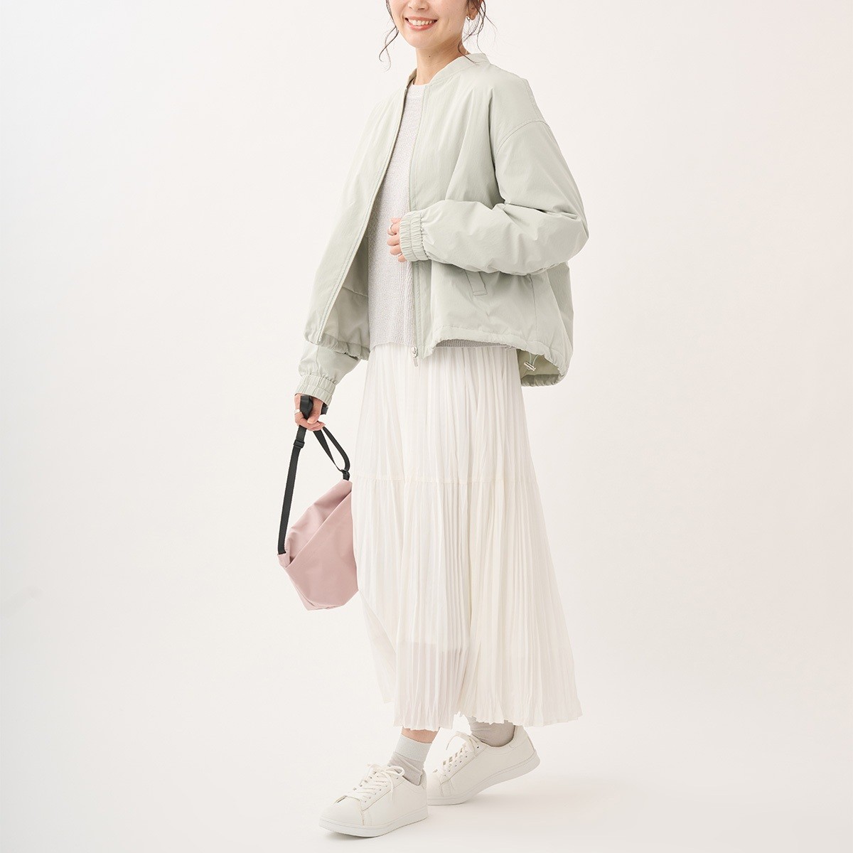 春を先取り！雨や汚れに強い【すごナノ撥水】のきれいめ薄綿ジップブルゾン