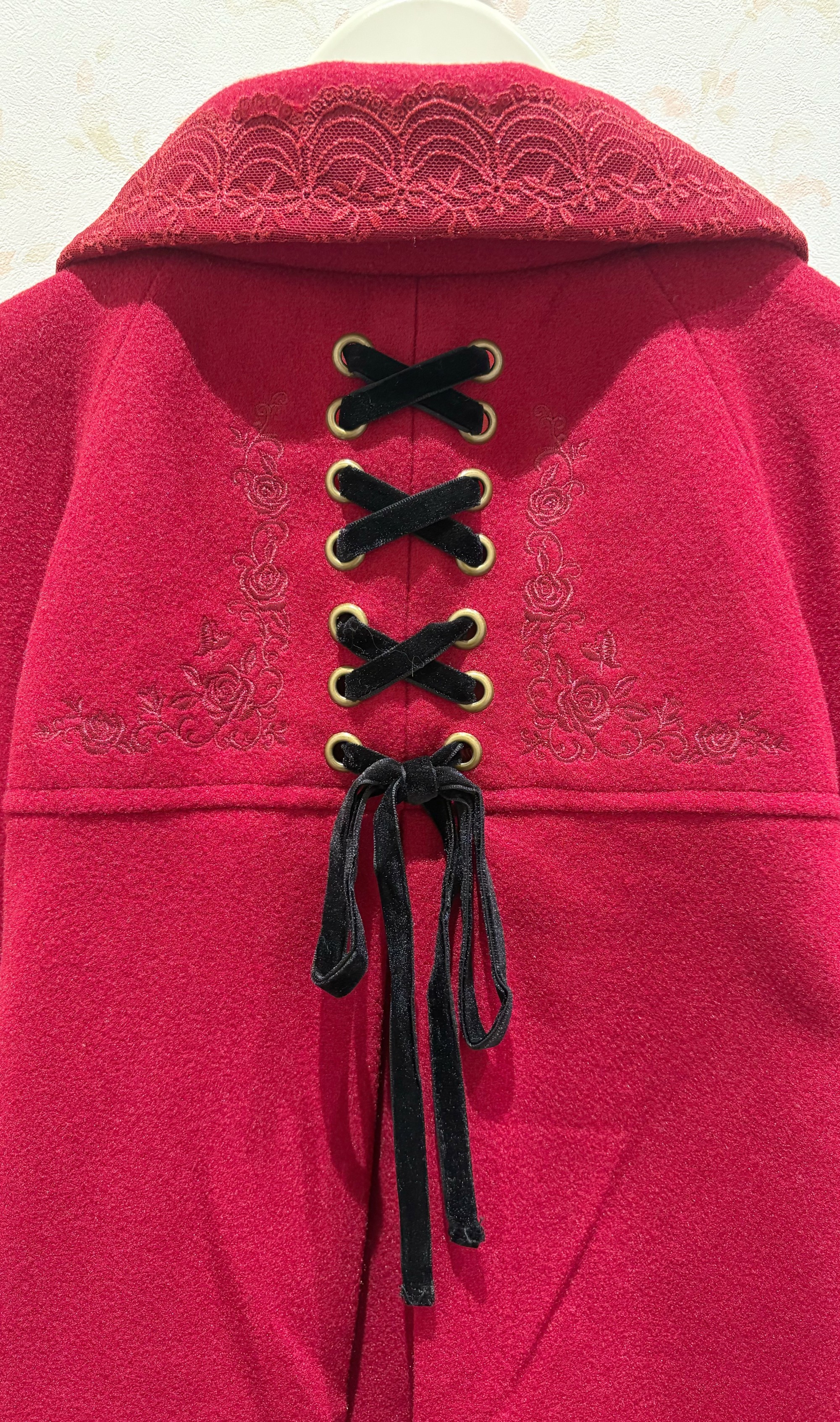 〘さまざまな系統のコーデにぴったり〙ケープコート