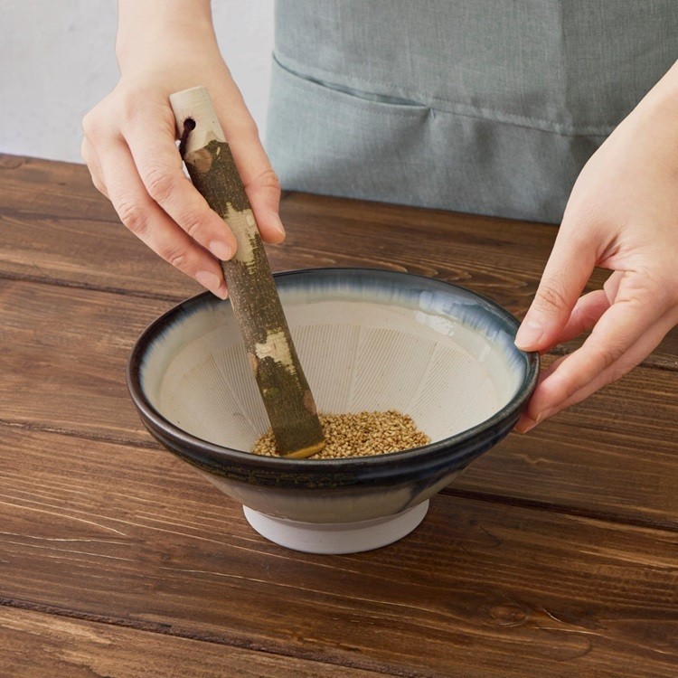 メイン皿から丼ものまで。 食卓を優しく彩る美濃焼の器