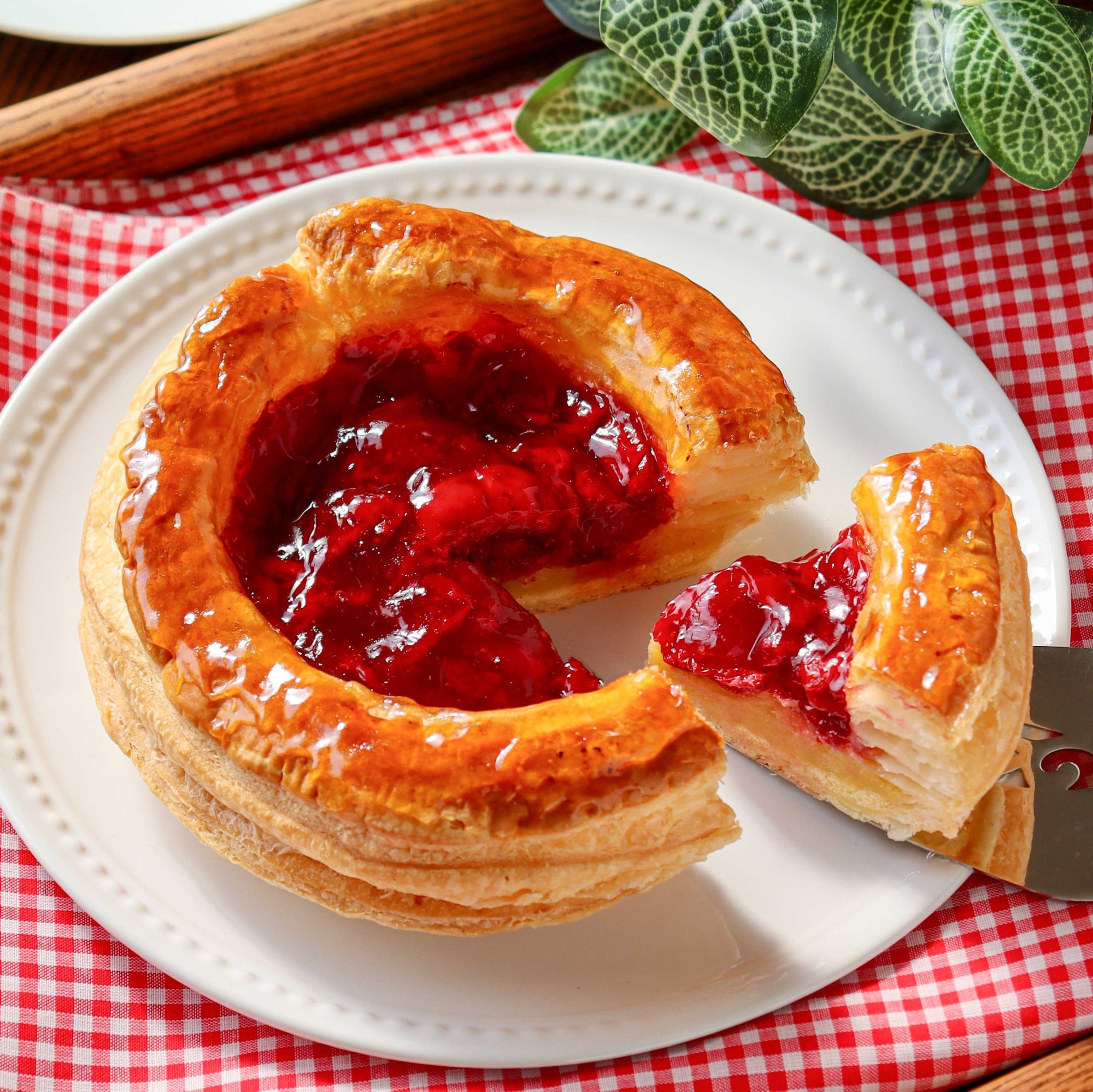 【季節限定】🍒チェリーパイ販売中🍒