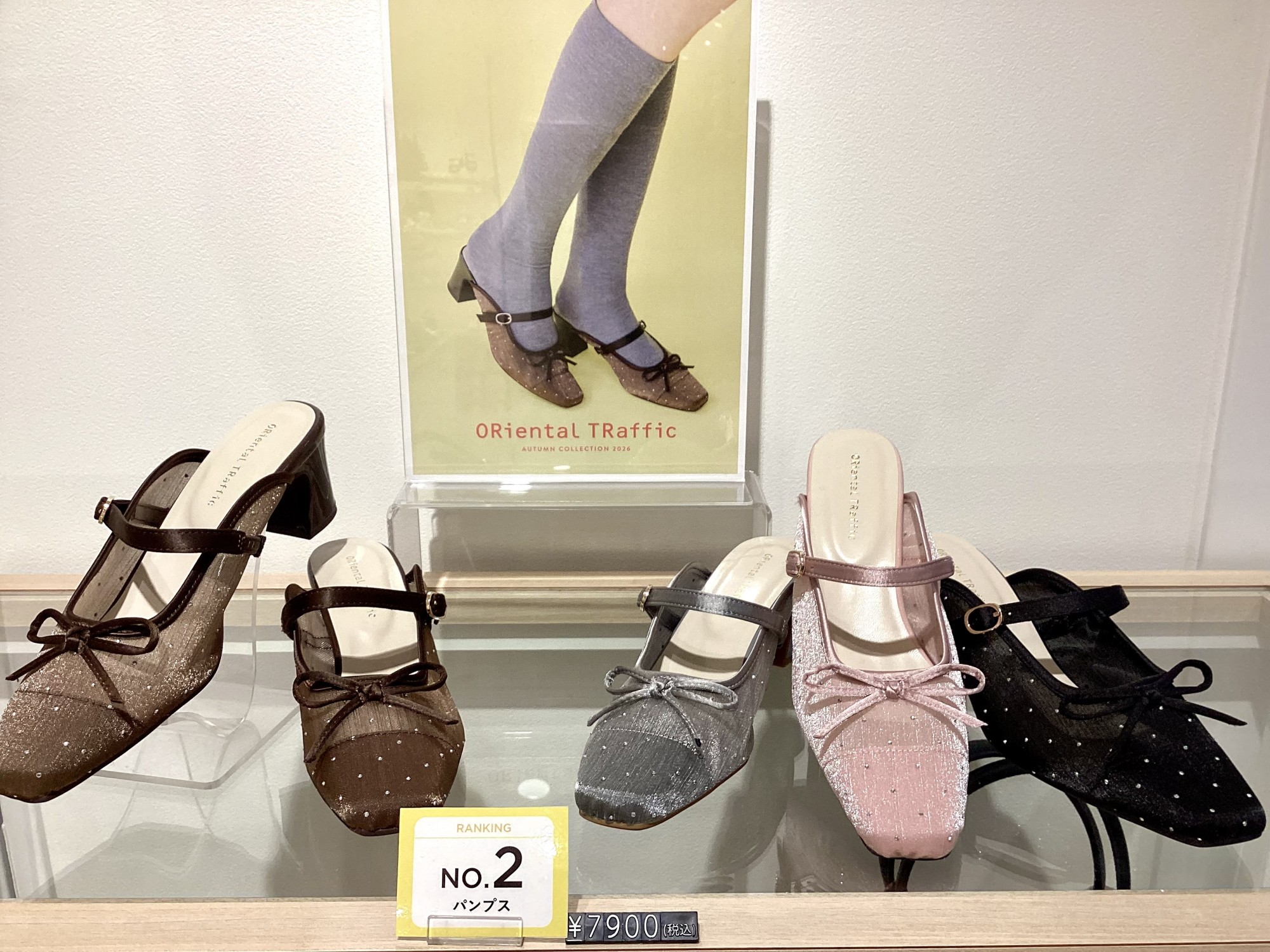 【新作】大人気のリボンシアーパンプスに新色が登場✨