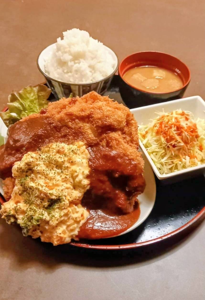 【期間限定】へそ流 デカうまグルメ!! ジャンボチキンカツ定食!! 税込:1100円