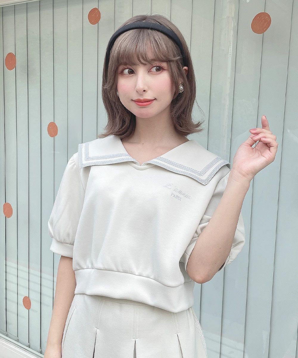 セーラー襟がカワイイ夏カラートップス🌻
