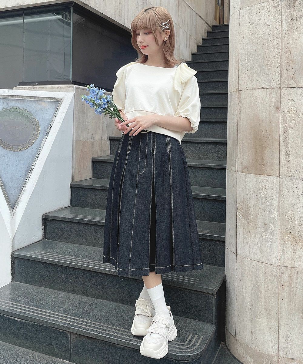 肩にあしらったシアーリボンがキュートなトップス🎀