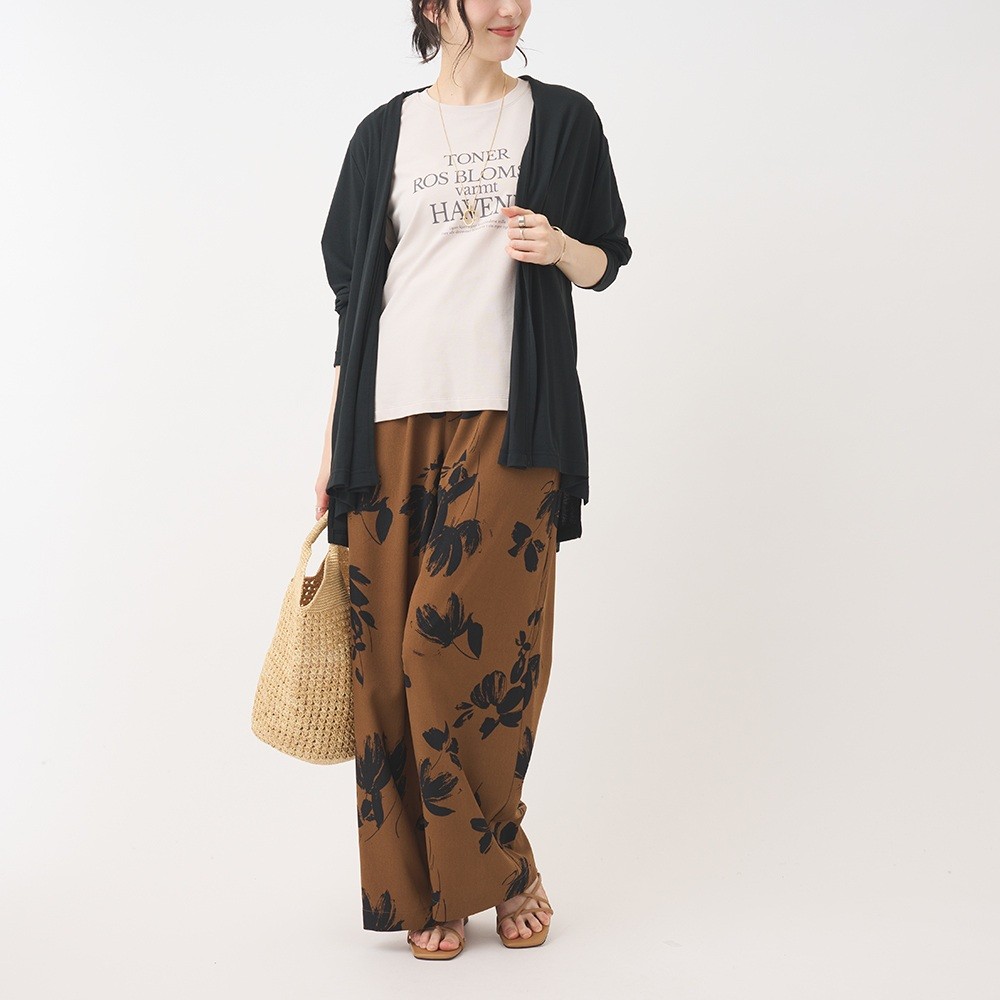 羽織るだけで、UVケアできるシアーカーディガン