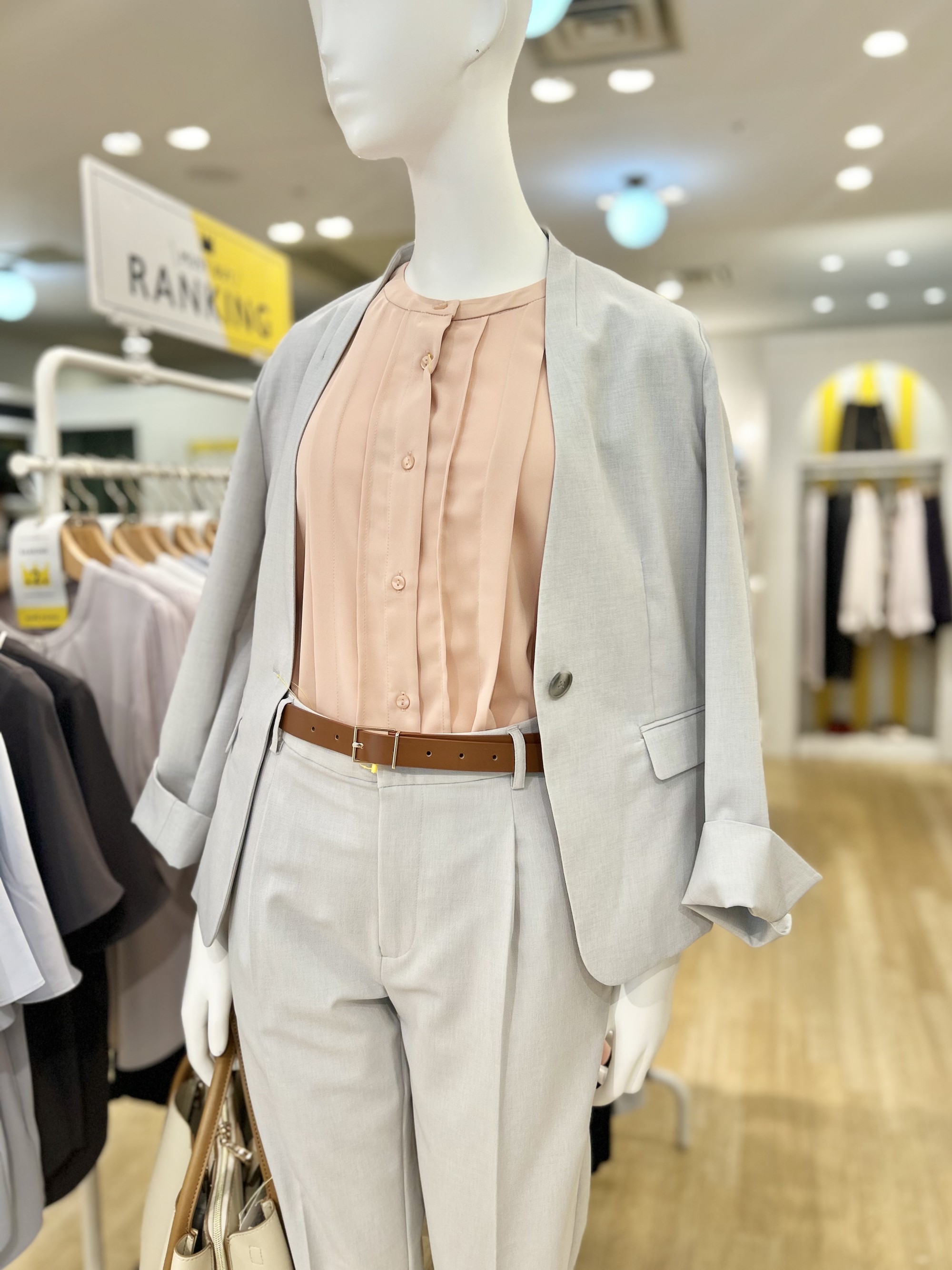 【夏のお仕事着に！】セットアップ対応のジャケット