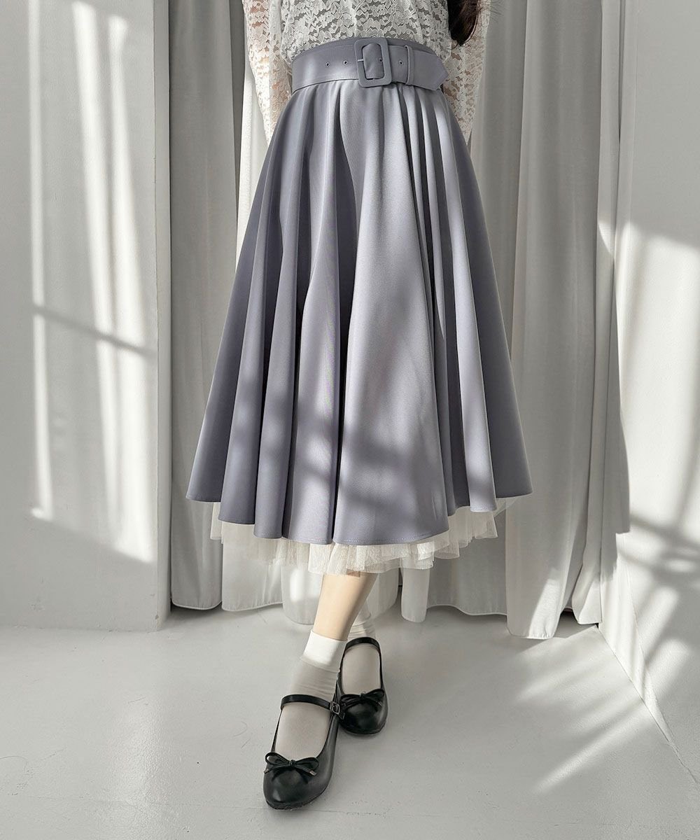 思わずくるりと回りたくなるような、ボリューム感のあるシルエットが目を惹くパニエサーキュラースカート💐