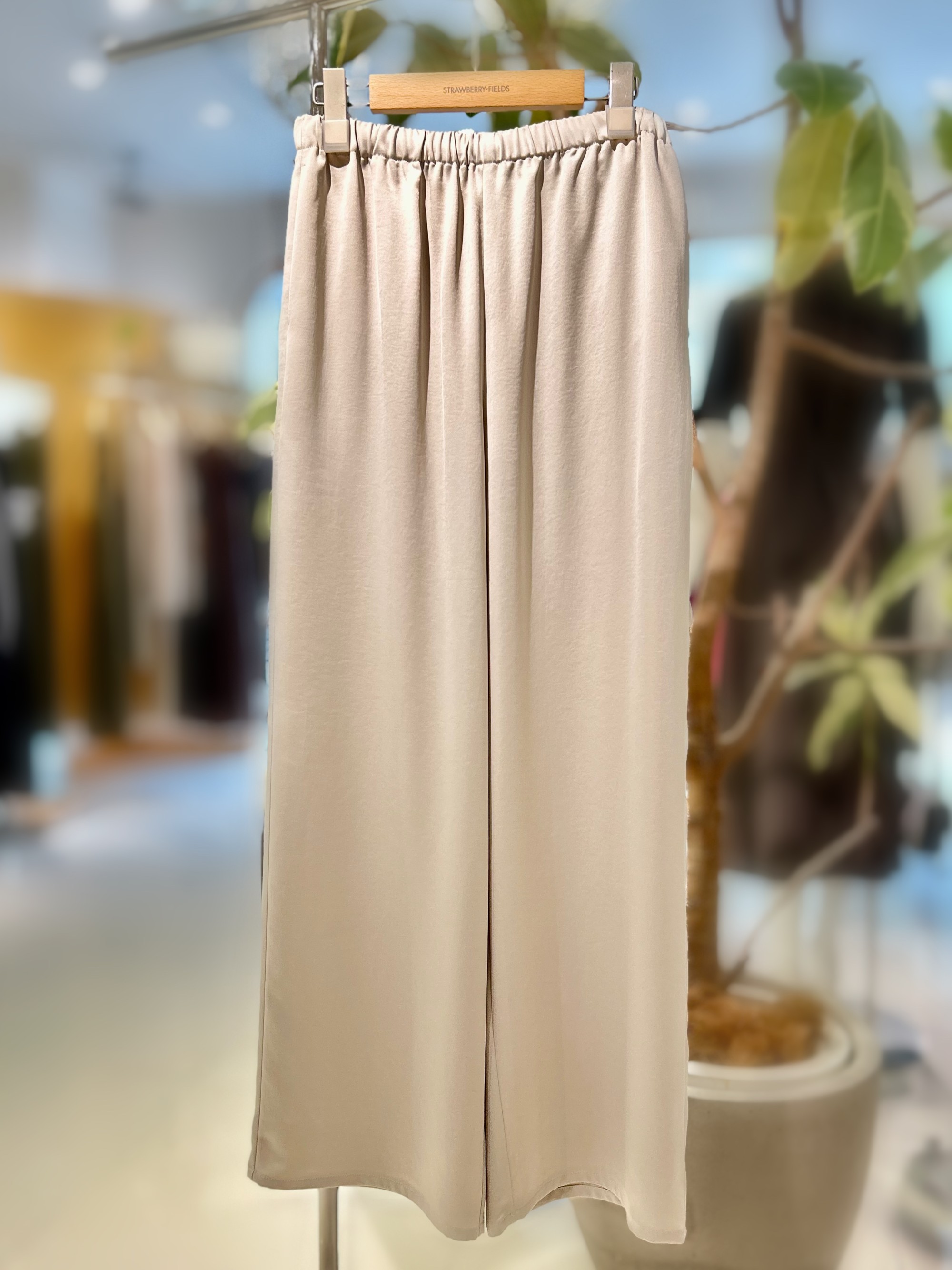 着心地抜群なきれいめストレートパンツ
