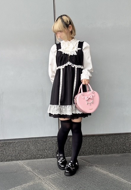 トレンド感あふれるガーリ―コーデ