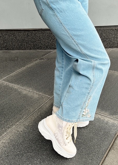 さりげない可愛さを兼ね備えたカジュアルコーデ