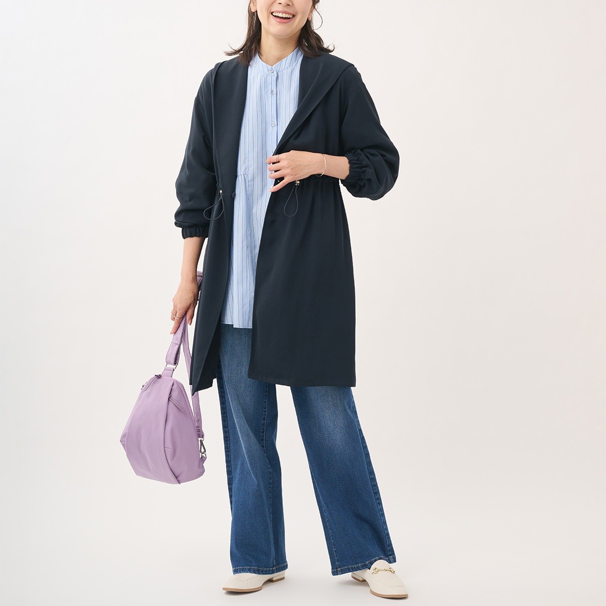 👗カーディガン感覚で季節の変わり目に重宝する、ガウンライクなハーフコート👗