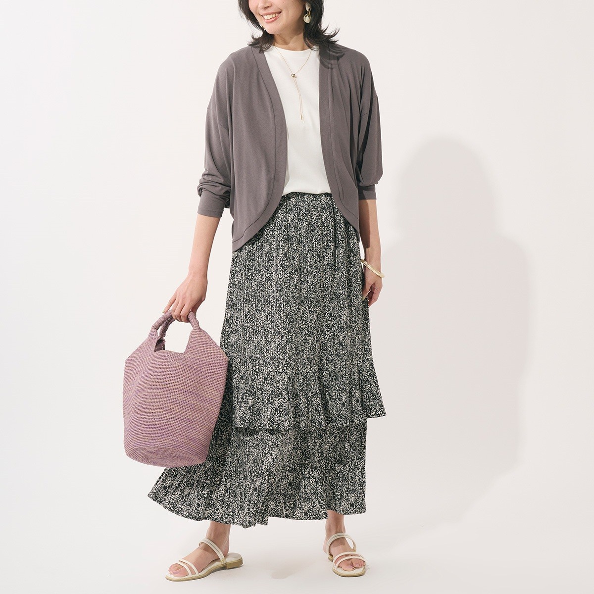 軽やかUVカット。落ち感シルエットが美しい シアーカーディガン