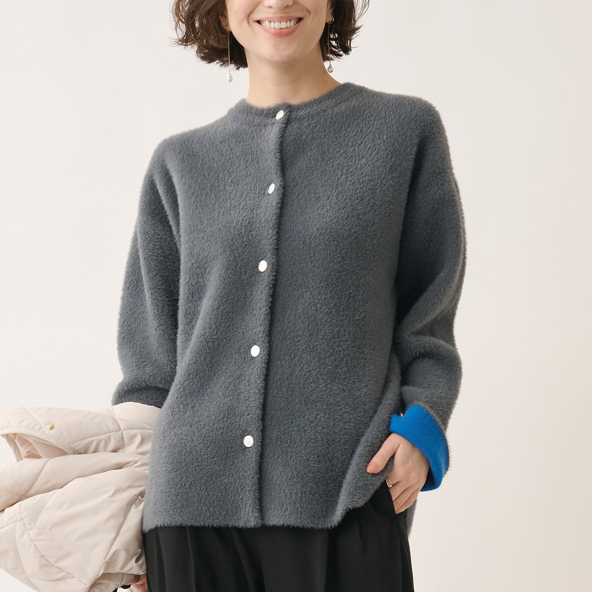 ライトアウターとしても活躍！ バイカラーニットカーデ