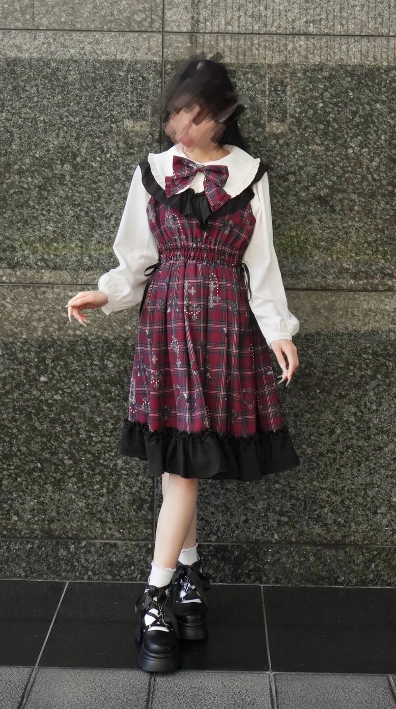 〘お揃いのチェック柄がかわいい〙ちょっぴりダークなクリスマスコーデ